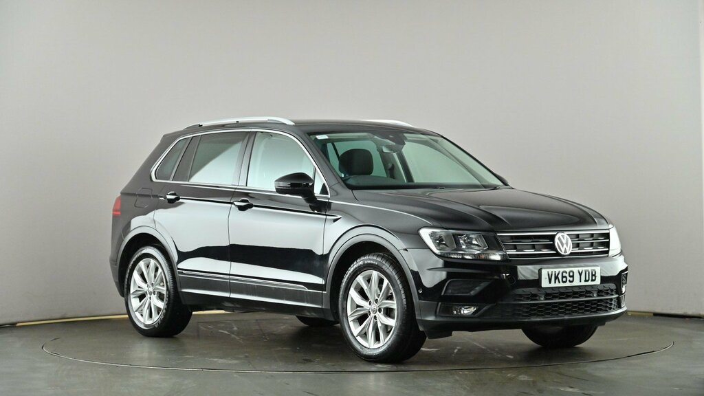 Compare Volkswagen Tiguan 1.5 Tsi Evo 150 Match VK69YDB Black