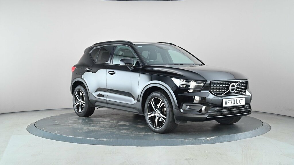 Compare Volvo XC40 1.5 T3 163 R Design Geartronic AF70UXT Black