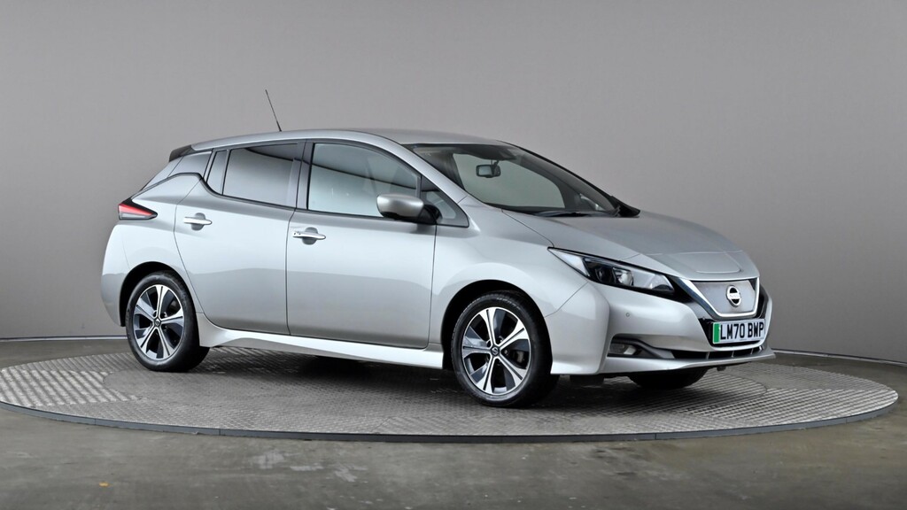 Compare Nissan Leaf 110Kw N-connecta 40Kwh LM70BWP Silver