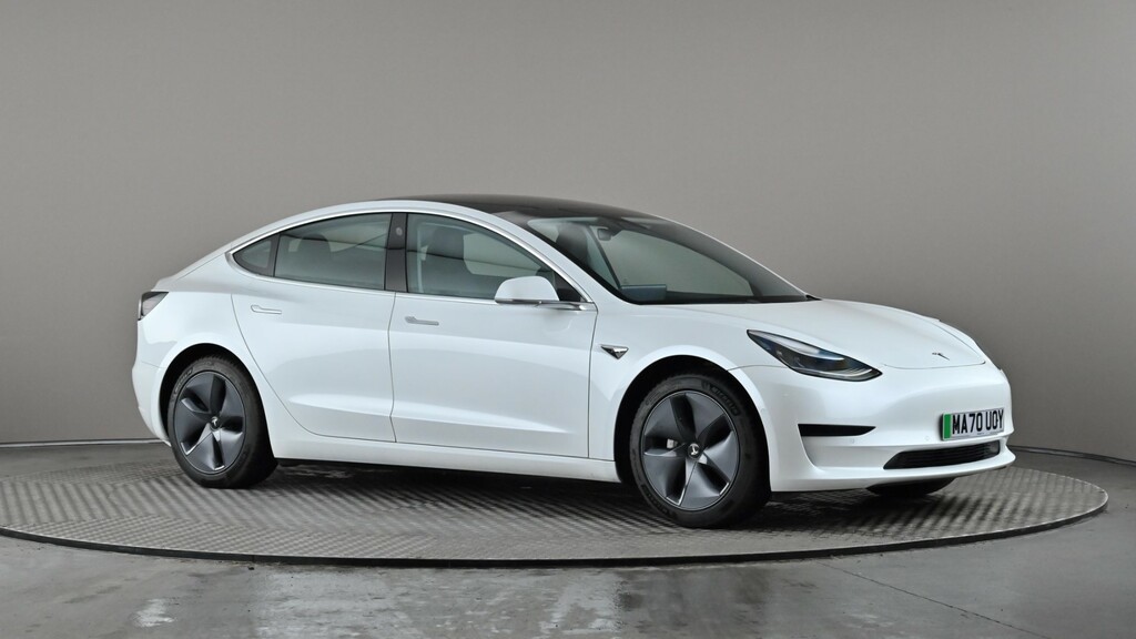 Compare Tesla Model 3 Standard Plus MA70UOY White