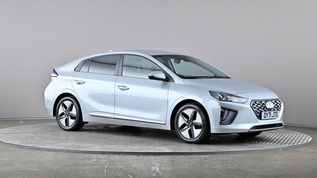 Compare Hyundai Ioniq 1.6 Gdi Hybrid Premium Se Dct OY71JTO Silver