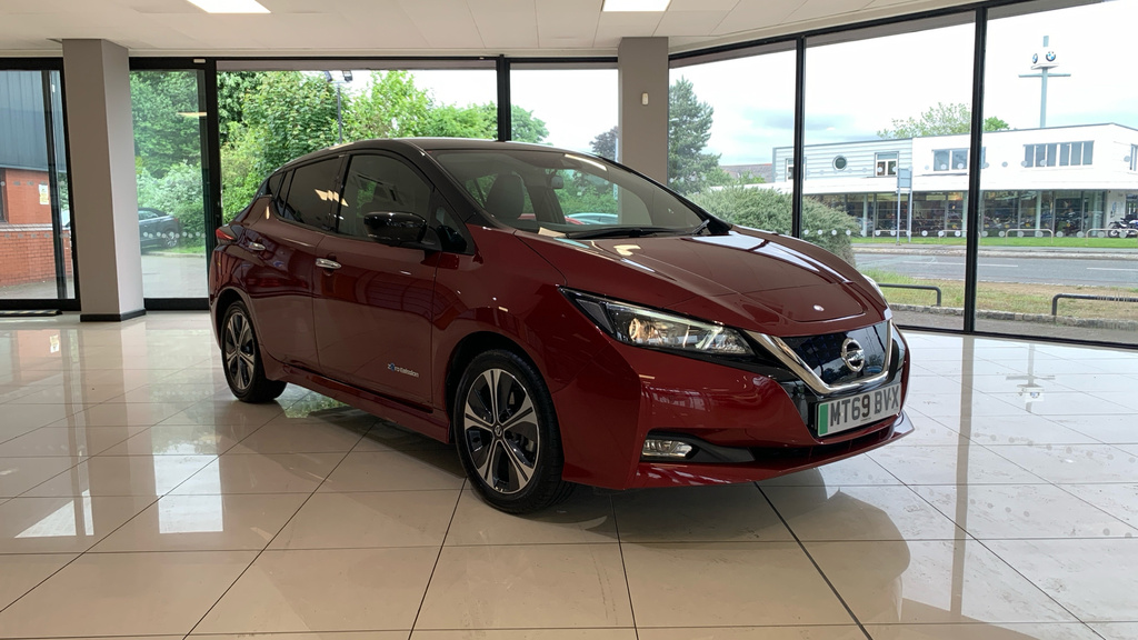 Compare Nissan Leaf N-connecta MT69BVX Red