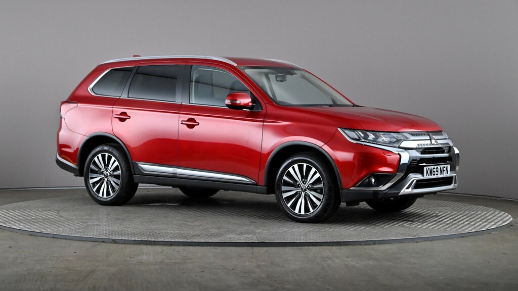 Compare Mitsubishi Outlander 2.0 Exceed Cvt KW69NFN Red