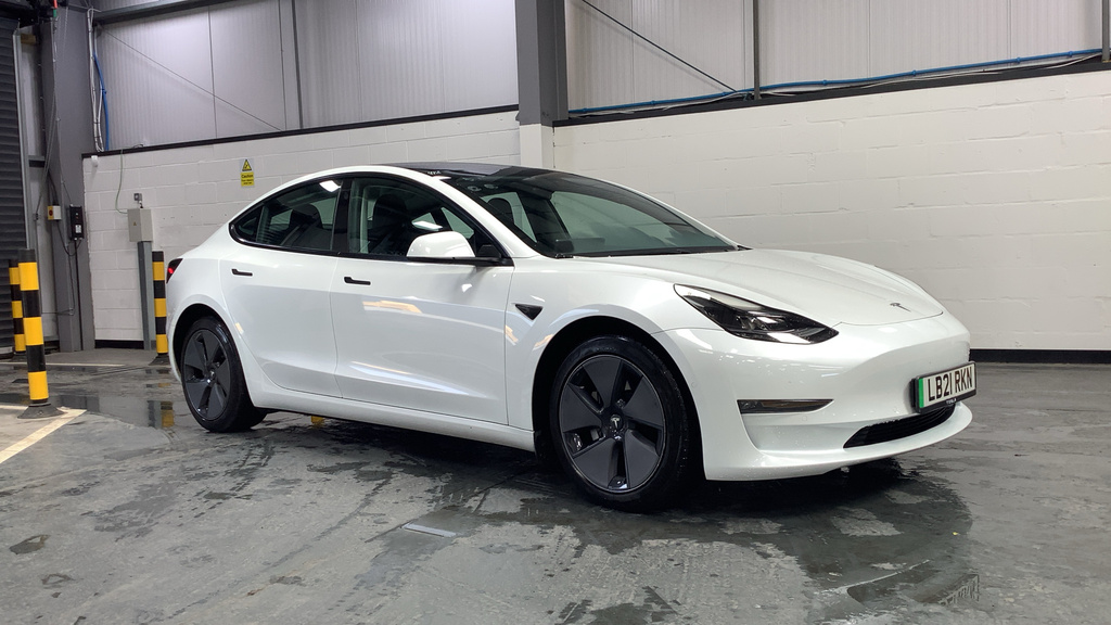 Compare Tesla Model 3 Long Range Awd LB21RKN White