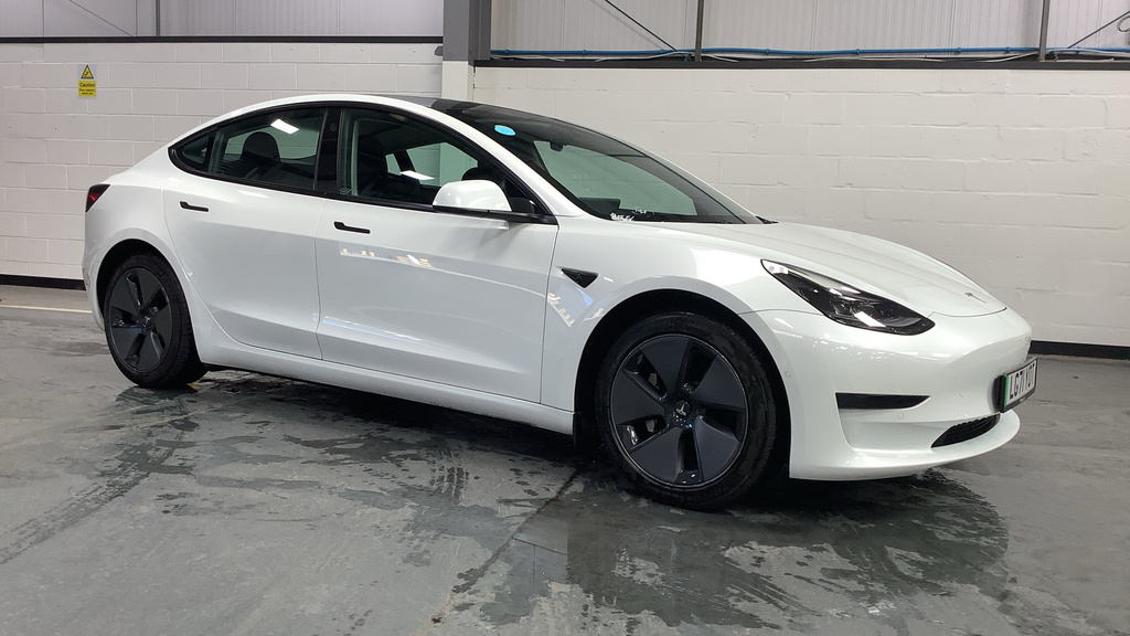 Compare Tesla Model 3 Standard Plus LG71YOT White