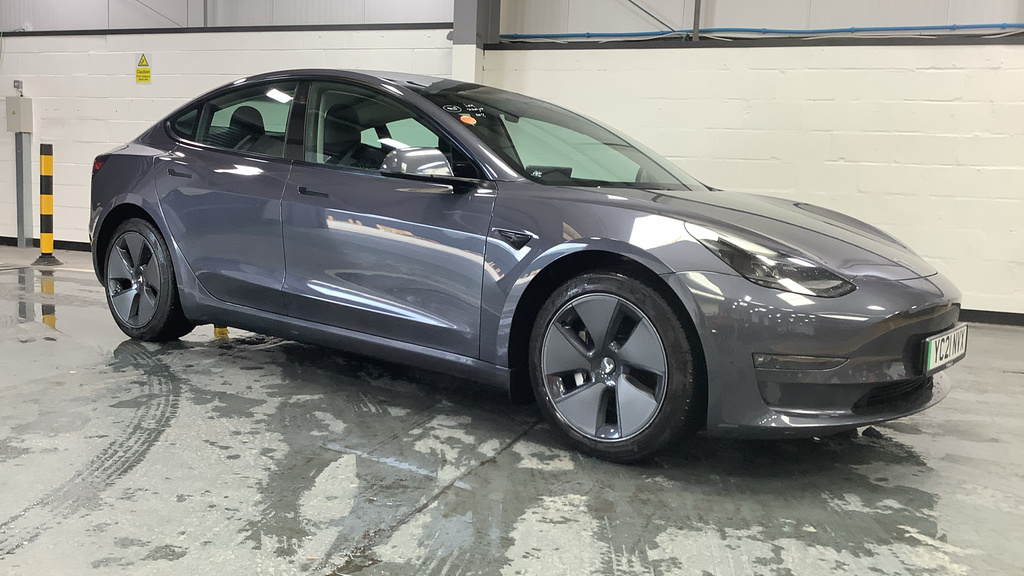 Compare Tesla Model 3 Long Range Awd YC21NVX Grey