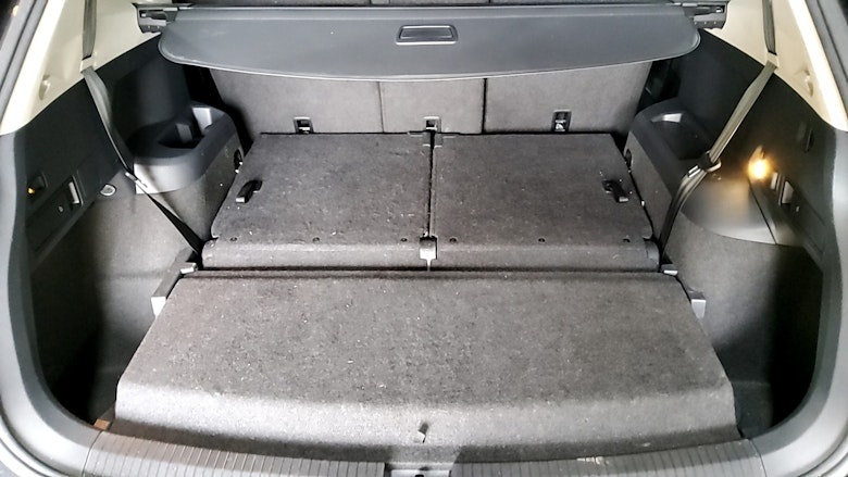 Compare Volkswagen Tiguan Allspace 1.5 Match Tsi Evo Dsg 148 Bhp Seven Seats, Adap VF21DVB Black