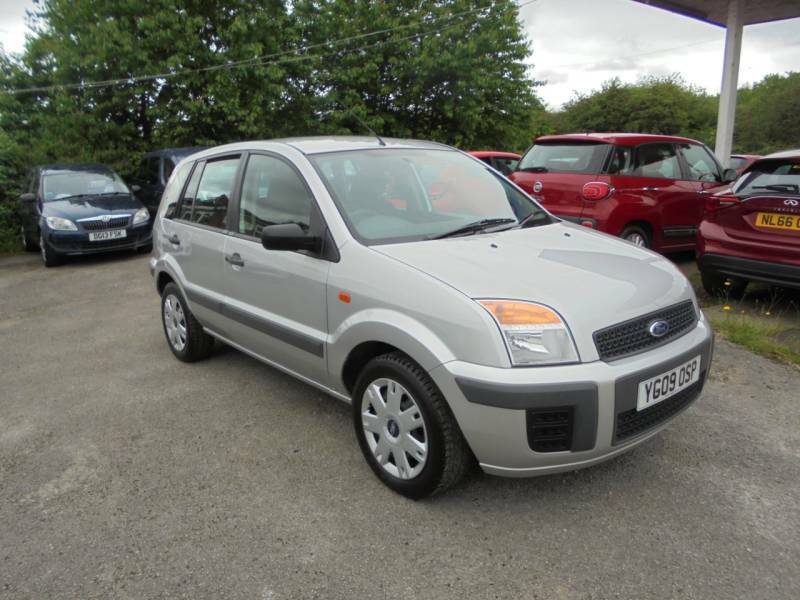 Ford Fusion 1.4 Tdci Style Silver #1