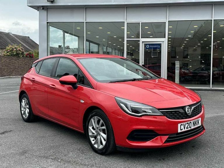 Compare Vauxhall Astra Business Edition Na CV20NKK Red
