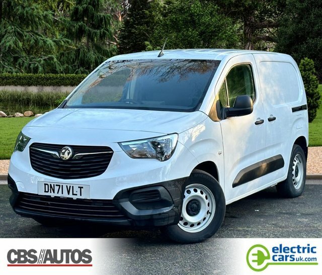 Compare Vauxhall Combo L1h1 2300 Dynamic 135 Bhp DN71VLT White