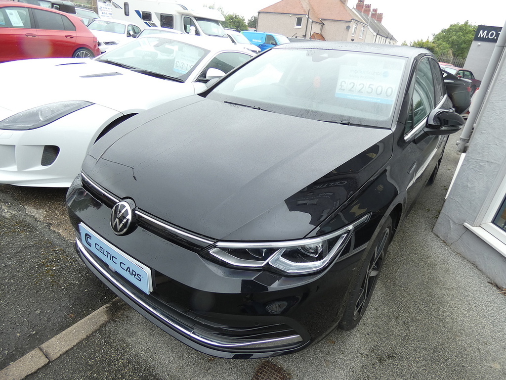 Compare Volkswagen Golf Style Tdi Dsg HG70FVT Black