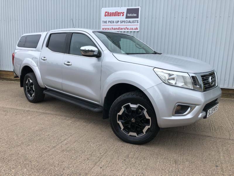 Compare Nissan Navara Double Cab Pick Up N-connecta 2.3Dci 190 Tt 4Wd SL69WVS Silver