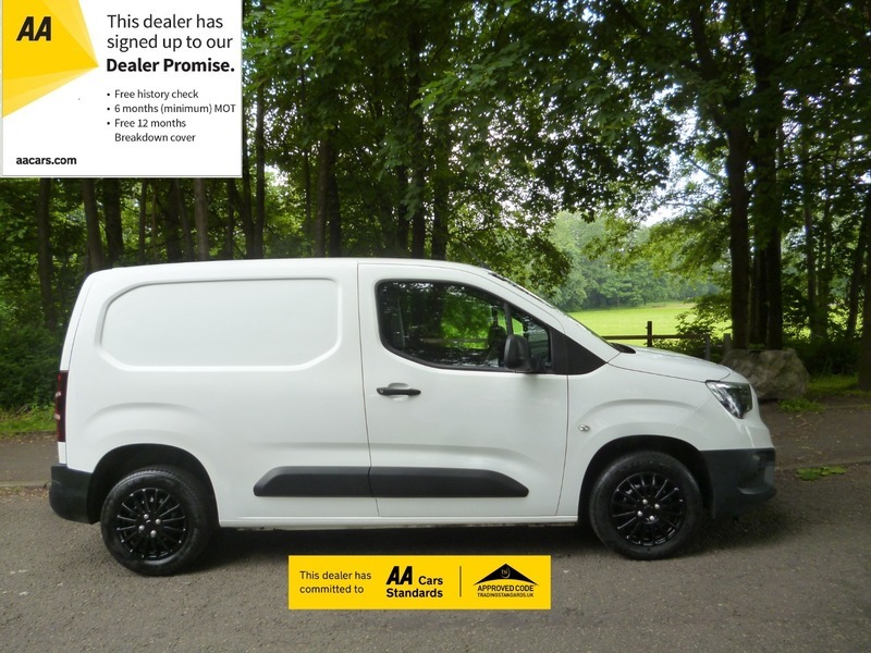 Compare Vauxhall Combo L1h1 2000 Edition SG20PSZ White