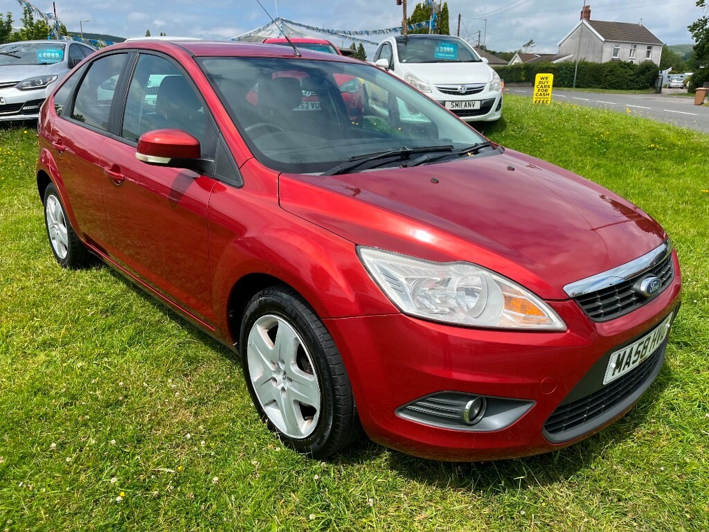 Compare Ford Focus Style MA58HVG Red