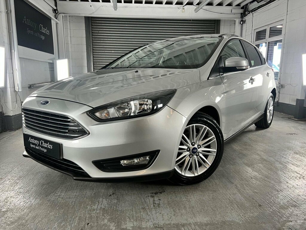 Compare Ford Focus 1.0T Ecoboost Zetec SJ18WEH Silver
