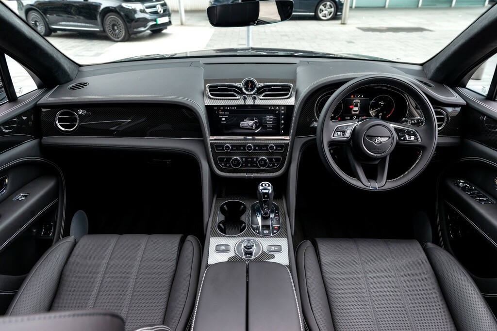 Compare Bentley Bentayga Bentley Bentayga 4.0 V8 LJ23WMY Black