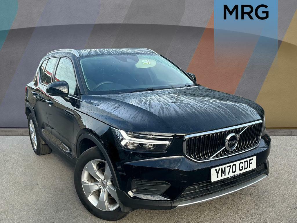 Compare Volvo XC40 2.0 D3 Momentum Geartronic YM70GDF Black