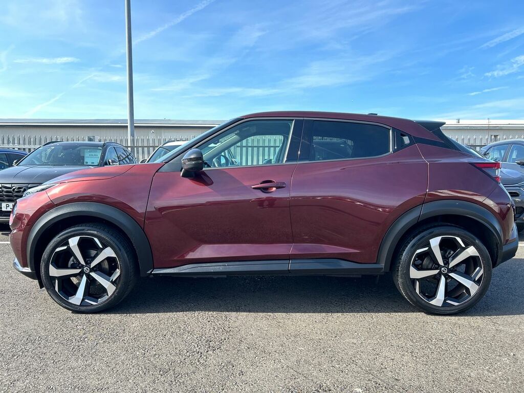 Compare Nissan Juke 1.0 Dig-t 114 Tekna Dct PN21XFW Red