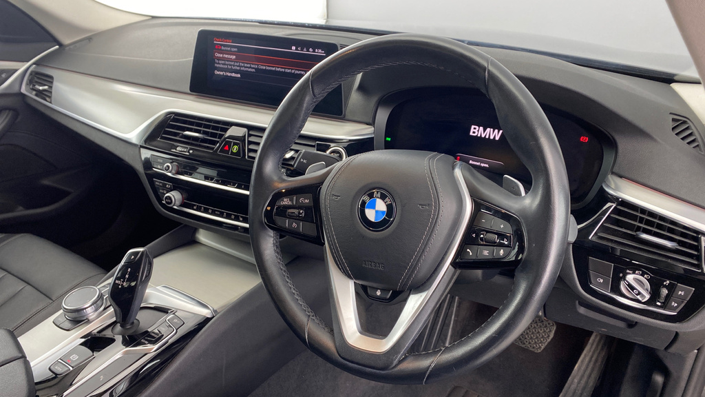 BMW 5 Series Se Grey #1