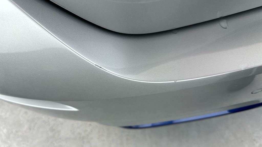 Compare Nissan Leaf N-connecta DX70ZFZ Silver