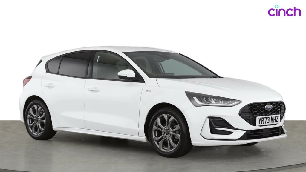 Compare Ford Focus St-line Edition YR73MHZ White