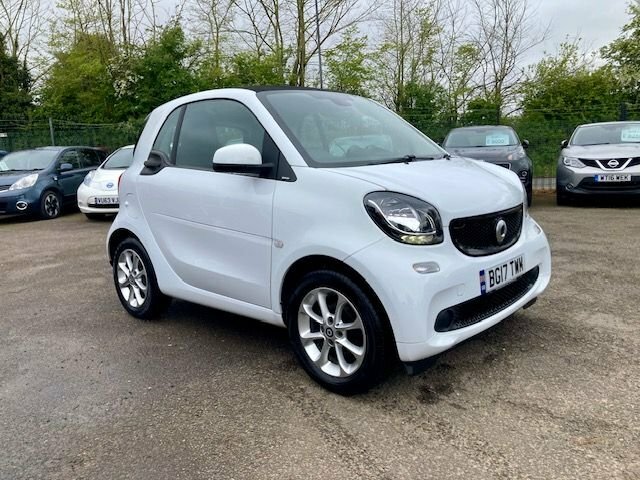 Compare Smart Fortwo 1.0 Passion With Service History Fresh Mot BG17TWM White