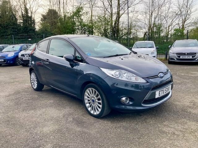 Compare Ford Fiesta 1.4 Titanium With Service History ET11SXV Grey