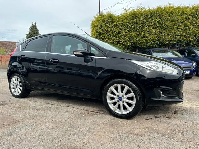Compare Ford Fiesta 1.5 Tdci Titanium With Service History BD66OAC Black