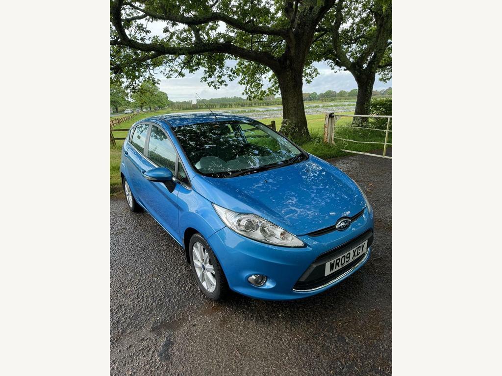 Compare Ford Fiesta 1.4 Zetec WR09XDY Blue
