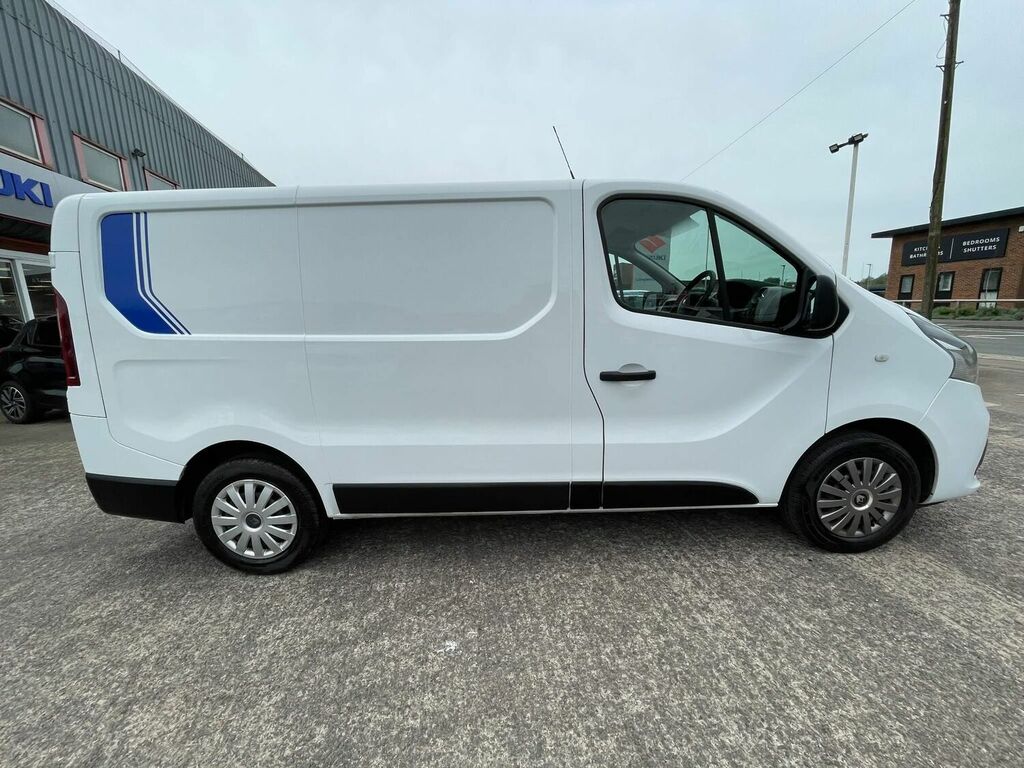 Compare Renault Trafic Panel Van 1.6 Dci 27 Business Swb Standard Roof E MT19OHR White