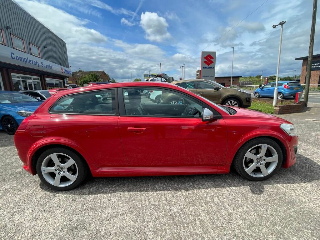 Compare Volvo C30 Coupe 2.0 D4 R-design Sports Coupe Geartronic Euro AD10LWE Red
