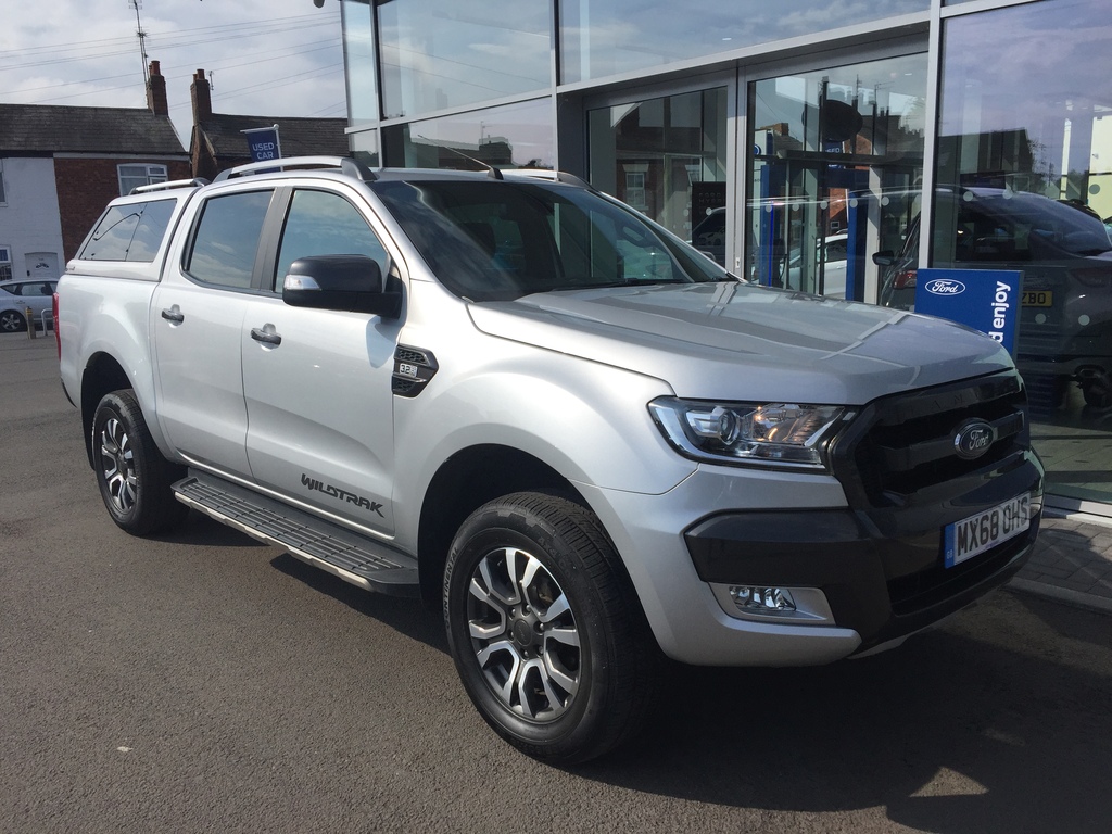 Compare Ford Ranger Pick Up Double Cab Wildtrak 3.2 Tdci 200 MX68OHS Silver