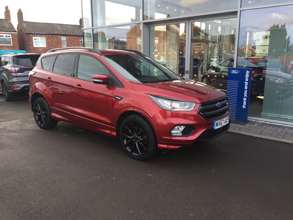 Compare Ford Kuga 1.5 Tdci St-line X 2Wd MV67AUF Red