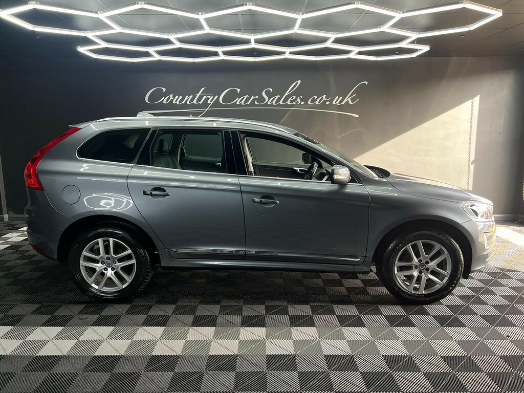 Compare Volvo XC60 2.0 D4 Se Lux Nav Euro 6 Ss YP66BNE Grey
