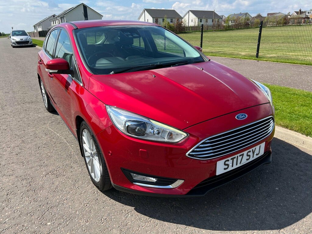 Compare Ford Focus 1.5T Ecoboost Titanium X Euro 6 Ss ST17SYJ Red