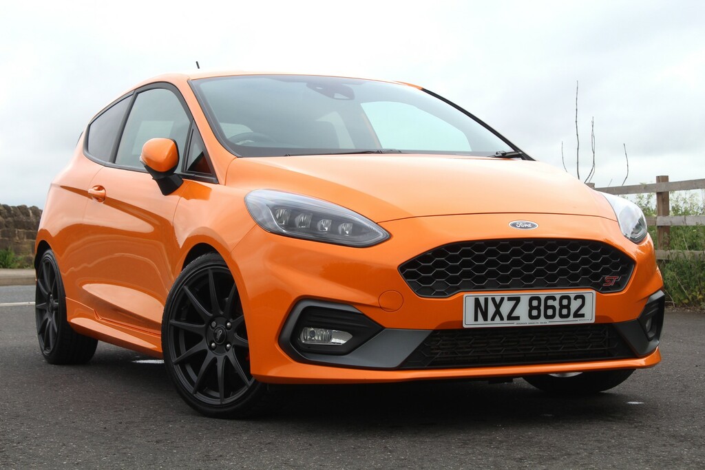 Compare Ford Fiesta St Performance Edition - 1 Of 600 NXZ8682 Orange