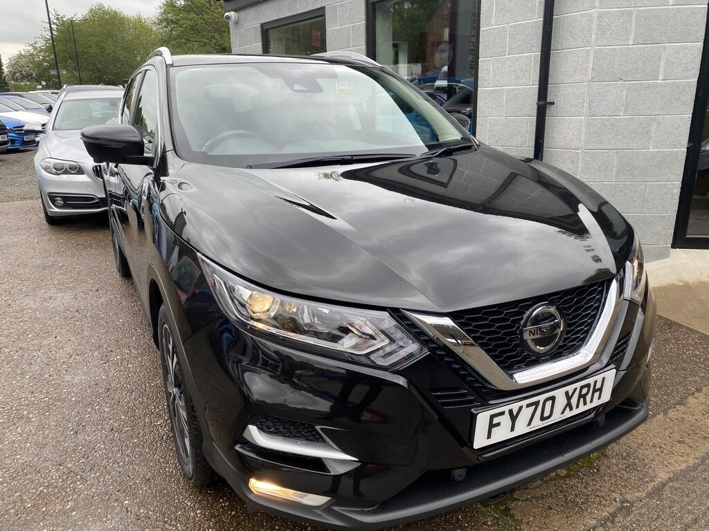 Compare Nissan Qashqai Dig-t N-connecta Dct FY70XRH Black