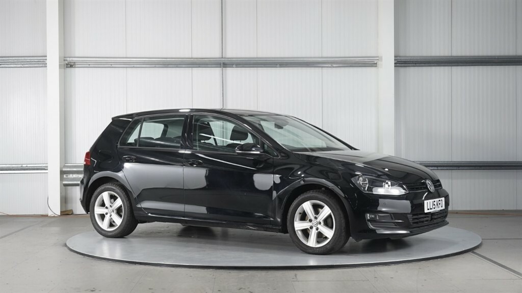 Compare Volkswagen Golf 1.4L 1.4 Tsi Bluemotion Tech Match Hatchback P LL15KFO Black
