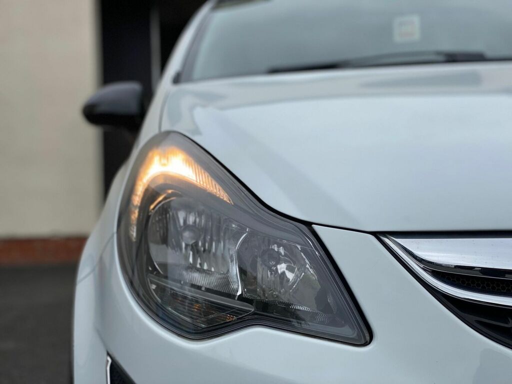 Compare Vauxhall Corsa Hatchback 1.2 16V Limited Edition Euro 5 2014 VN14VPM White