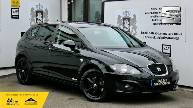 Compare Seat Leon Hatchback YH61VTU Black