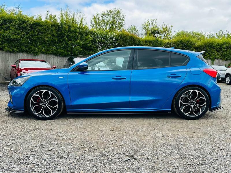 Compare Ford Focus St-line X AY20JHX Blue