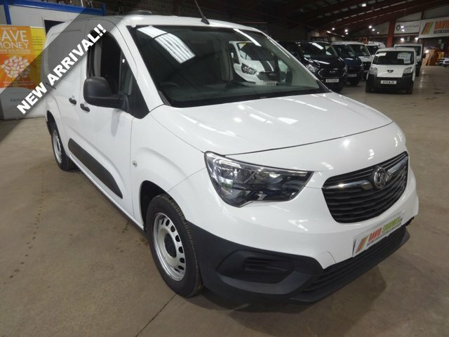 Compare Vauxhall Combo 1.5 L2h1 2300 Edition Ss 101 Bhp Lwb Van EA69HFP White