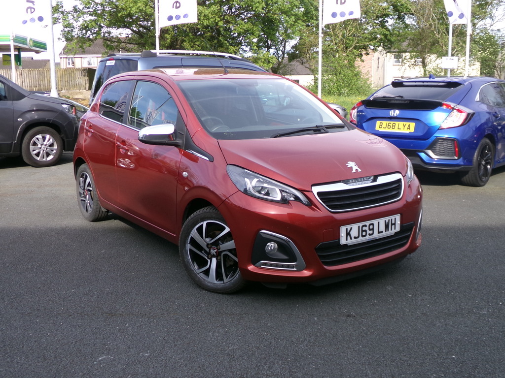 Peugeot 108 1.0 72 Collection Red #1