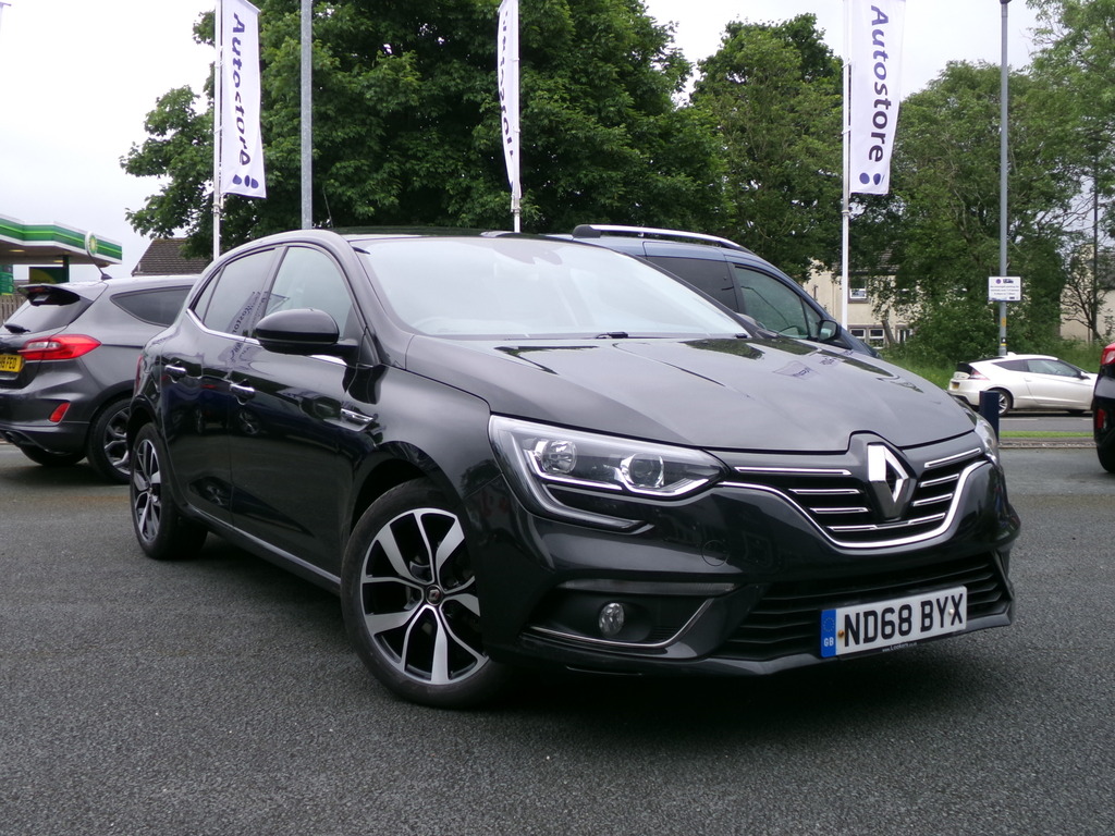 Compare Renault Megane 1.3 Tce Iconic ND68BYX Black