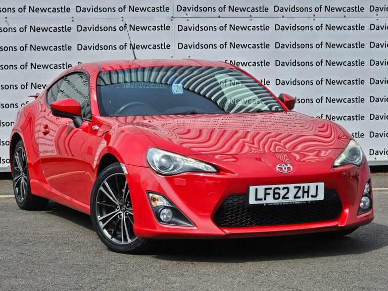 Compare Toyota GT86 2.0 Boxer D-4s Euro 5 LF62ZHJ Red