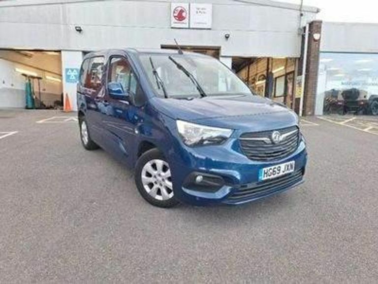 Compare Vauxhall Combo Life 1.5 Turbo D Blueinjection Energy Euro 6 Ss HG69JXN Blue