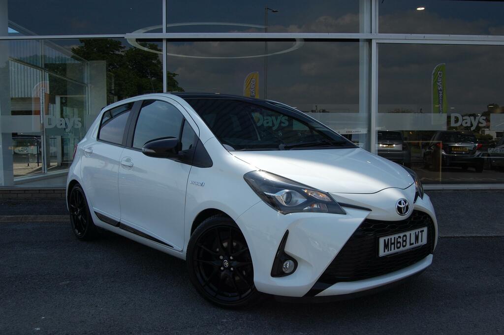 Compare Toyota Yaris Vvt-i Gr-sport MH68LWT White