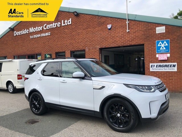 Compare Land Rover Discovery 3.0 Td6 Hse 255 Bhp AE17DZK White