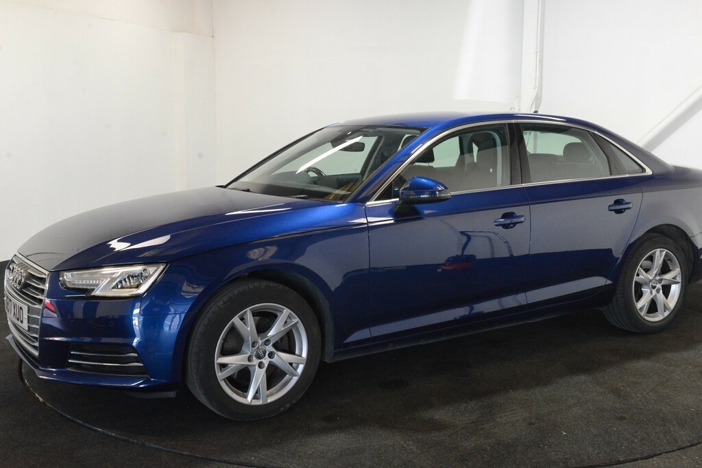 Compare Audi A4 Tfsi Sport DE17XUO Blue
