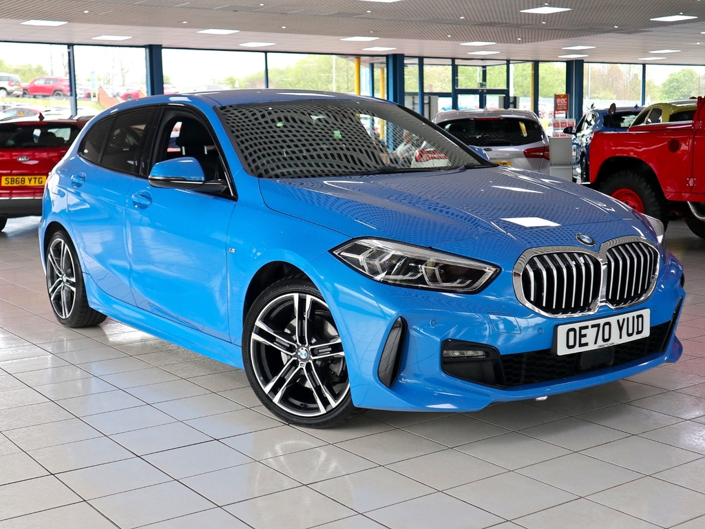 Compare BMW 1 Series 2.0 118D M Sport OE70YUD Blue